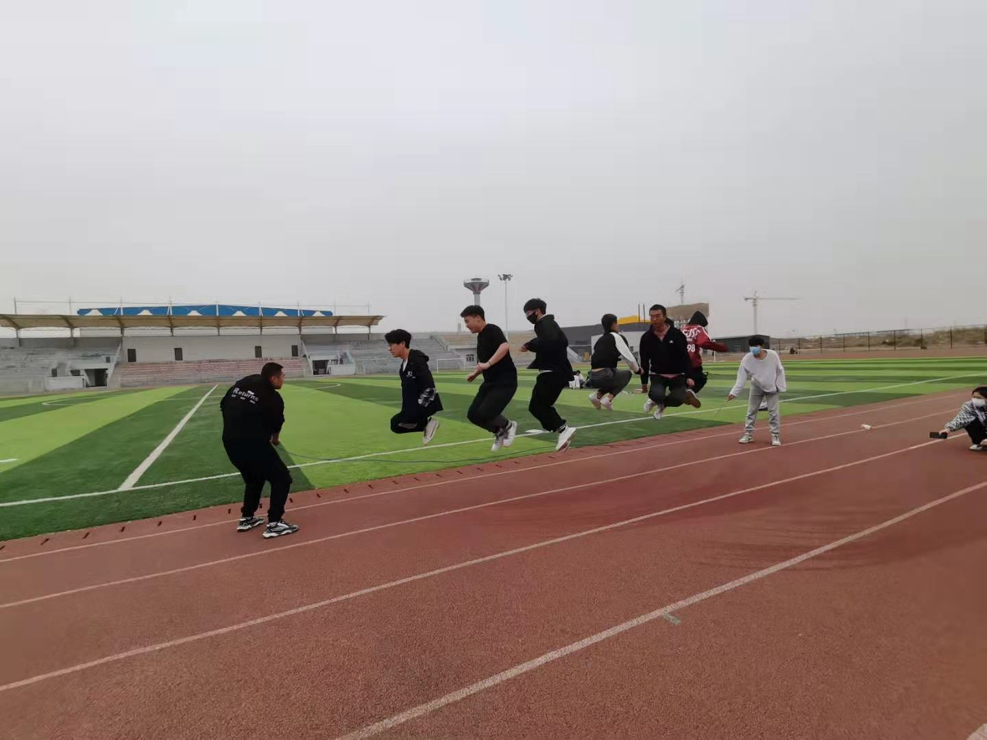 图片2.png 图片2.png