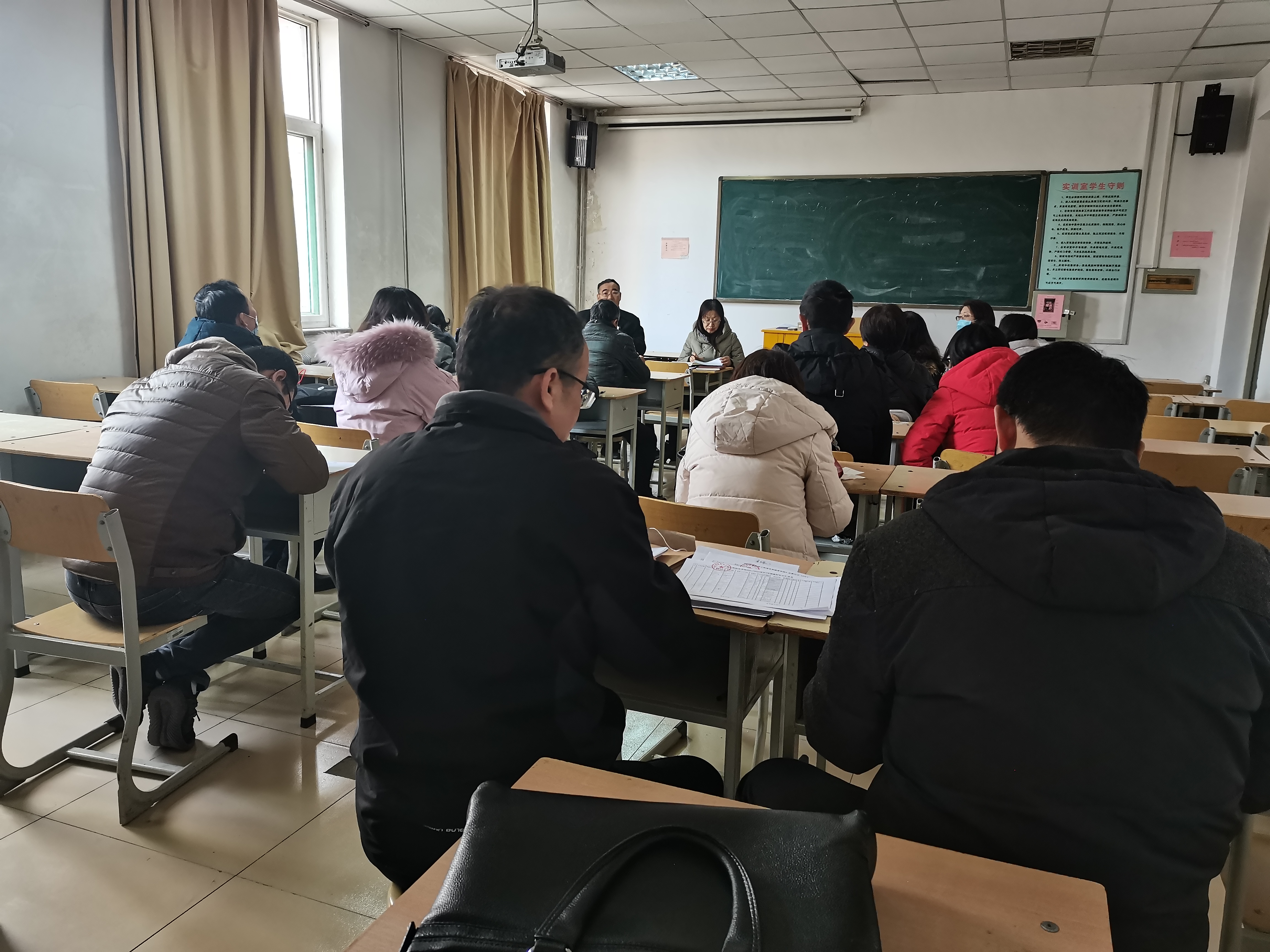 学习黄大年.jpg 学习黄大年.jpg